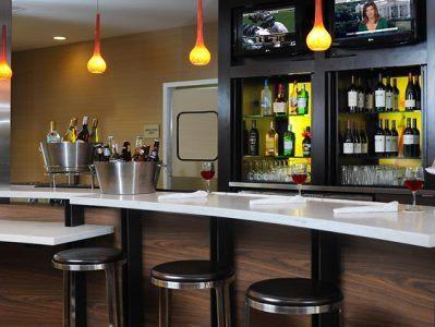 Hotel Courtyard By Marriott Hobby Airport 3*
