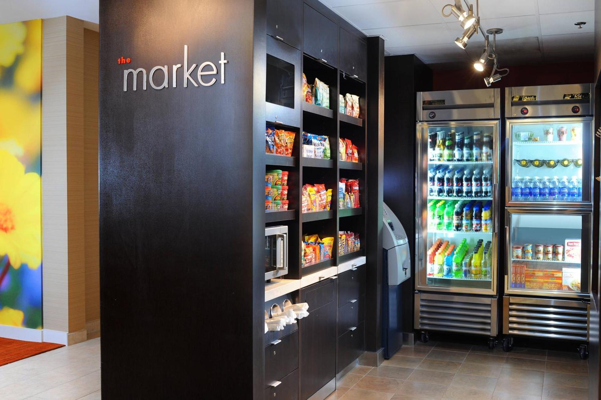 Hotel Courtyard By Marriott Hobby Airport 3*