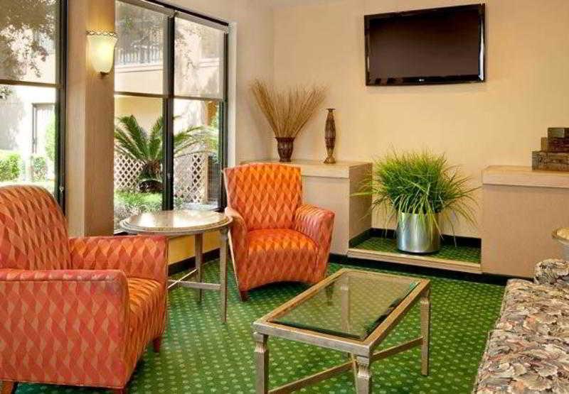 Courtyard By Marriott Hobby Airport Hotel 3*