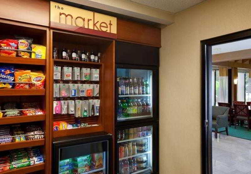 Hotel Courtyard By Marriott Hobby Airport 3*