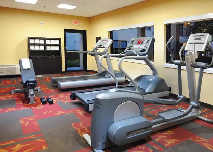 Courtyard By Marriott Houston Hobby Airport